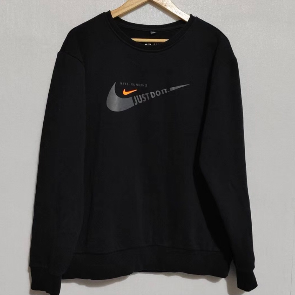 Nike Men's Black and Orange Crewneck Sweater